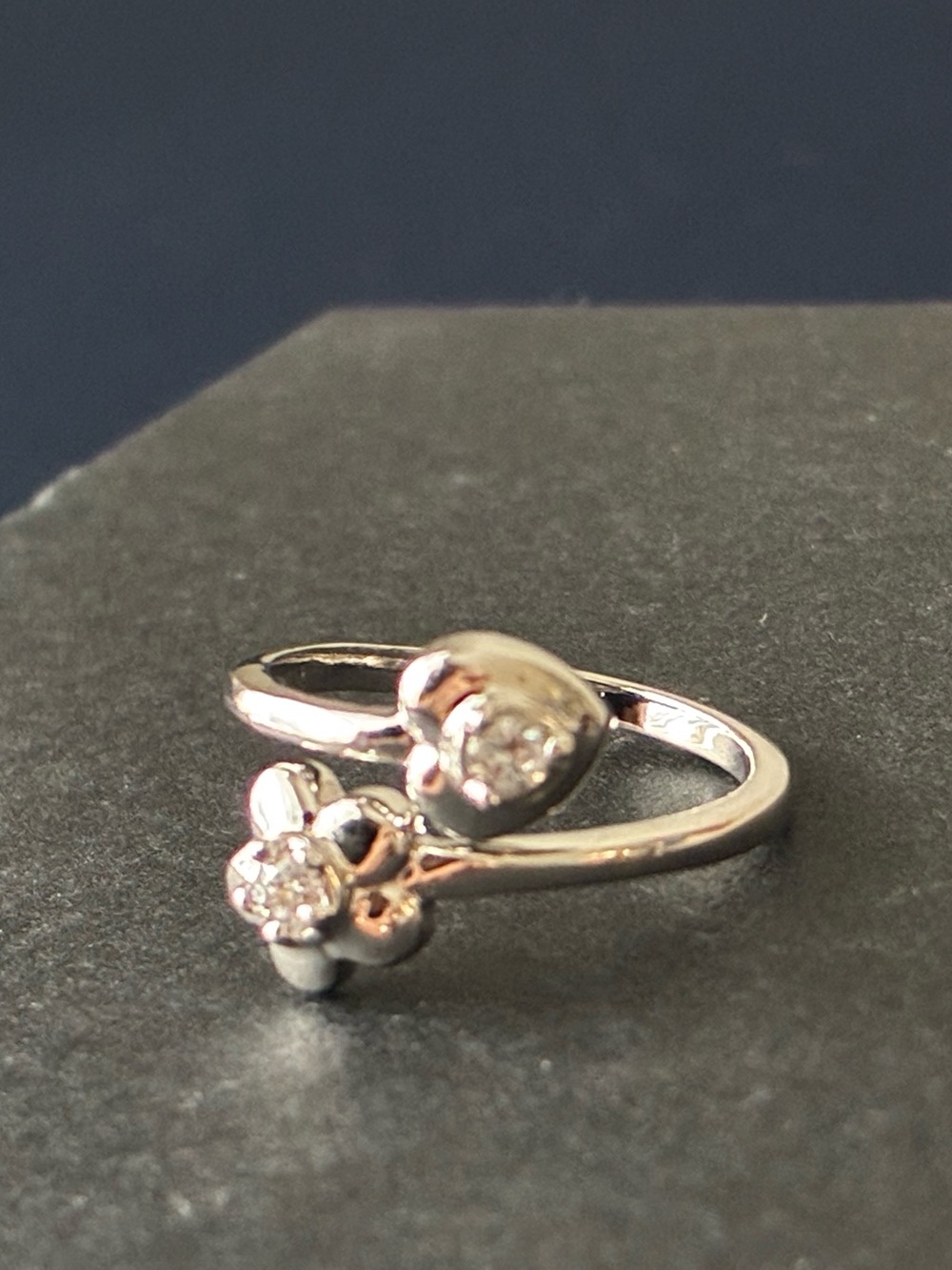 Silver Floral Crystal Accent Ring - Sz 5